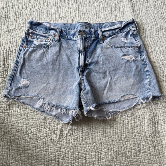Gap Blue Jean Low Stride Short Denim Distressed Raw Hem Light Wash Size 12 - Picture 1 of 7